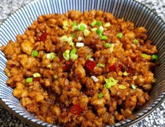 如果冰箱里只有一樣?xùn)|西，只能是它——萬(wàn)能的三七肉臊子